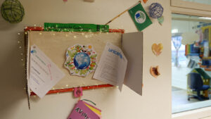 Markmið verkefnisins þurfa að vera sýnileg nemendum og starfsfólki, tilvalið er að hafa sérstakan stað eða grænfánavegg þar sem upplýsingum um grænfánastarfið er miðlað til annarra, landvernd.is