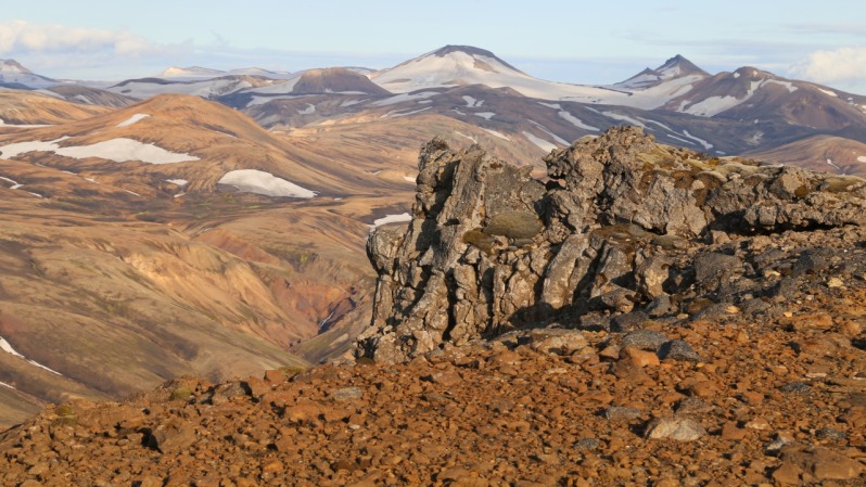 Kaldaklof er svæði innan Friðlands að Fjallabaki sem nær yfir jarðhitann í Háuhverum, Kalda- og Heitaklofi og þaðan upp undir Torfajökul.