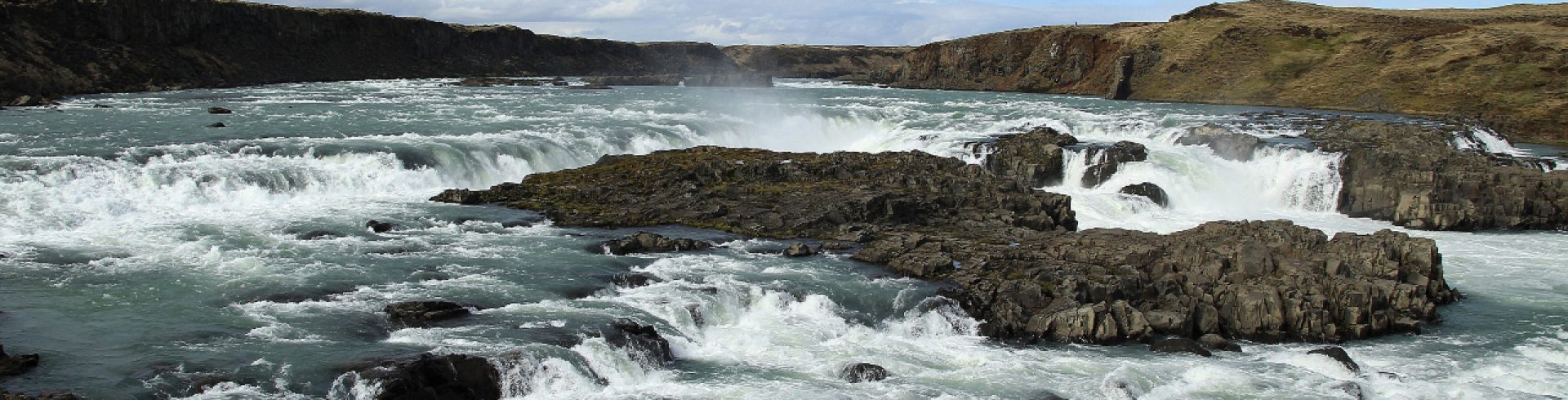 Urriðafoss er einn vatnsmesti foss landsins. Við endurskoðun 3. áfanga rammaáætlunar er lagt er til að hann fari í nýtingarflokk.